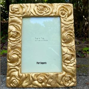 NWT Pier 1 5x7 Gold Rose Accented Frame